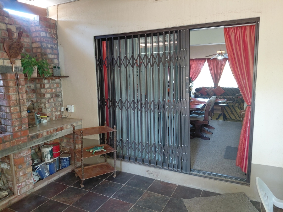 4 Bedroom Property for Sale in Van Riebeeck Hoogte Eastern Cape